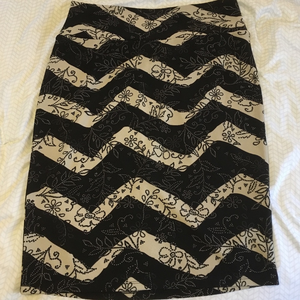 BNWOT xl lularoe Cassie